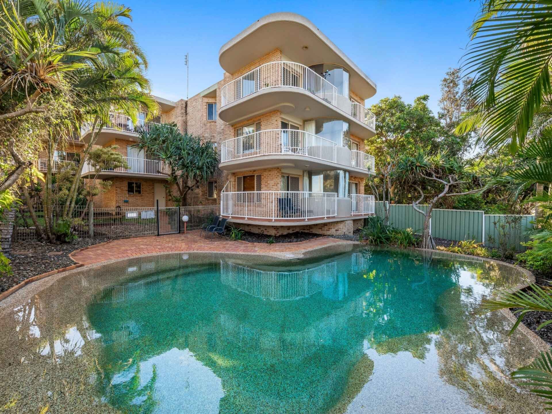 5/8 First Avenue Coolum Beach