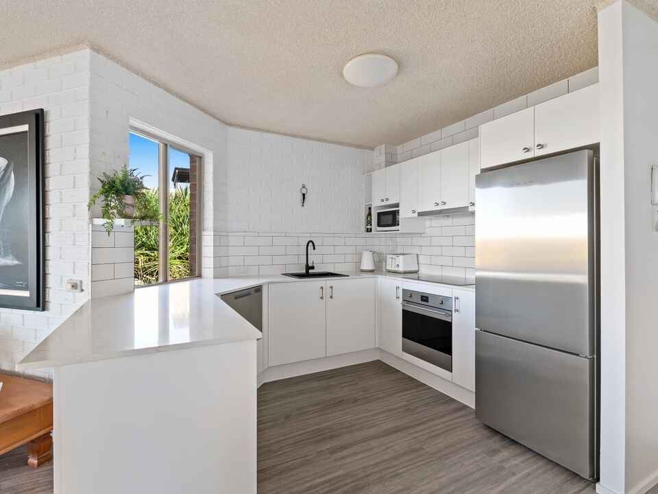 5/8 First Avenue Coolum Beach