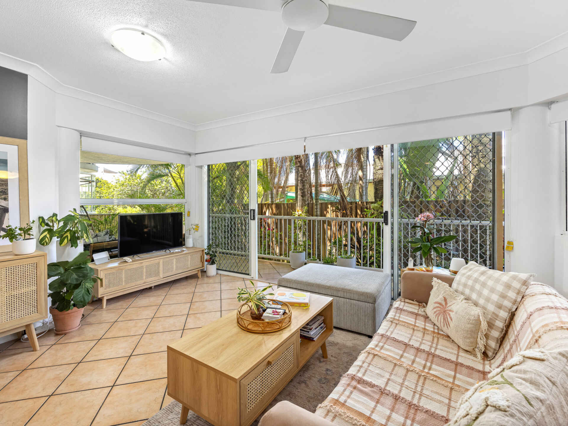 2/23 Beach Road Coolum Beach