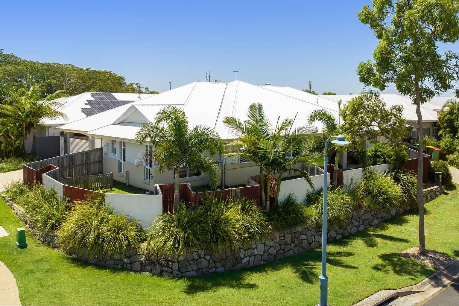 2/1 Feathertail Place Peregian Springs 2/1 Feathertail Place Peregian Springs