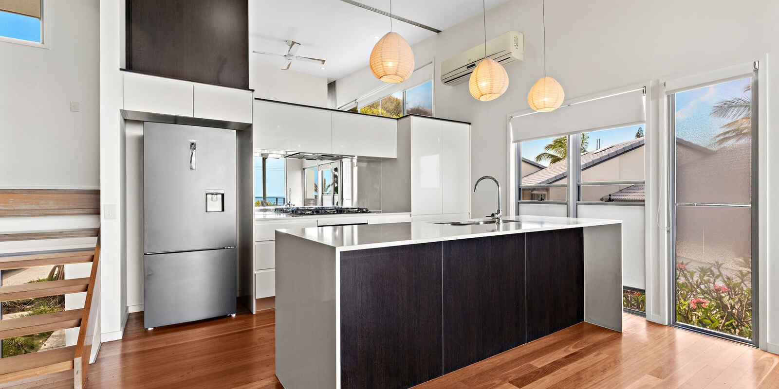 1/32 Corsair Crescent Sunrise Beach 1/32 Corsair Crescent Sunrise Beach