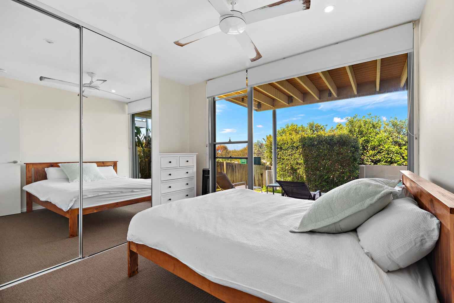 1/32 Corsair Crescent Sunrise Beach 1/32 Corsair Crescent Sunrise Beach