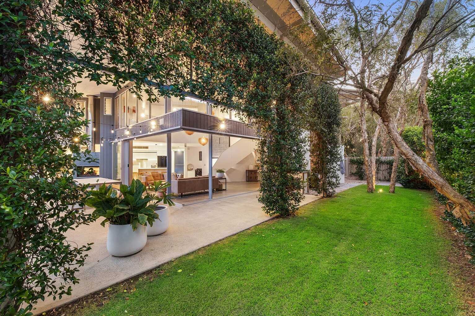 25 Whitehaven Parade Yaroomba