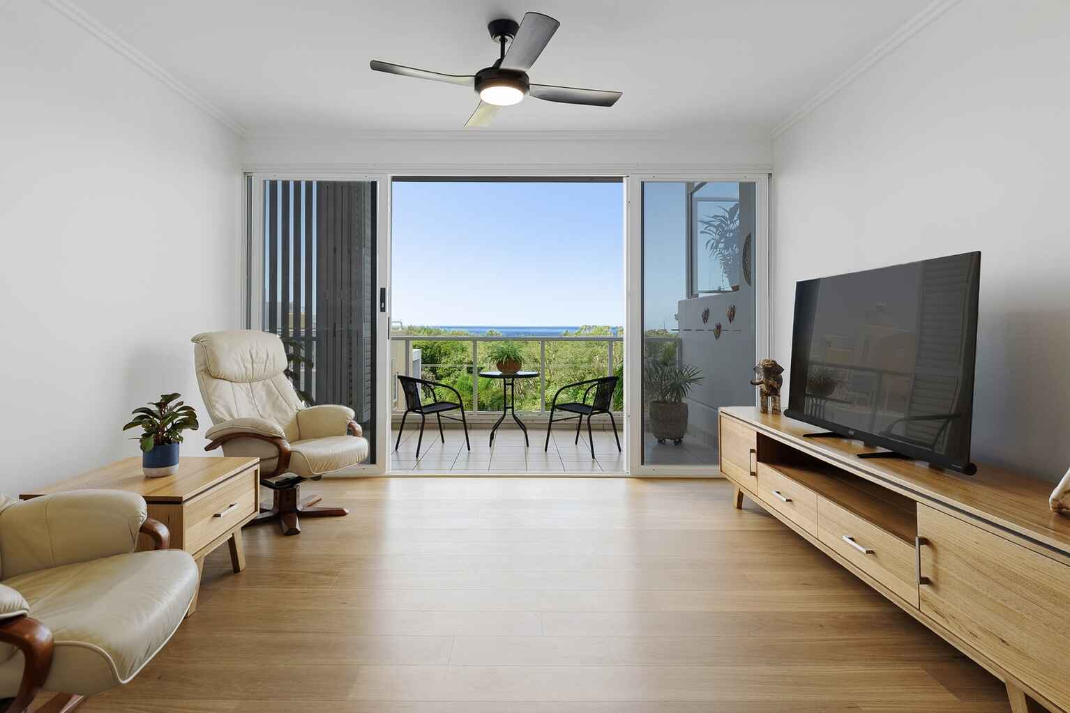 34/1864-1870 David Low Way Coolum Beach