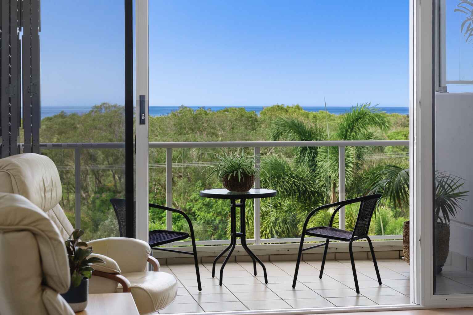 34/1864-1870 David Low Way Coolum Beach