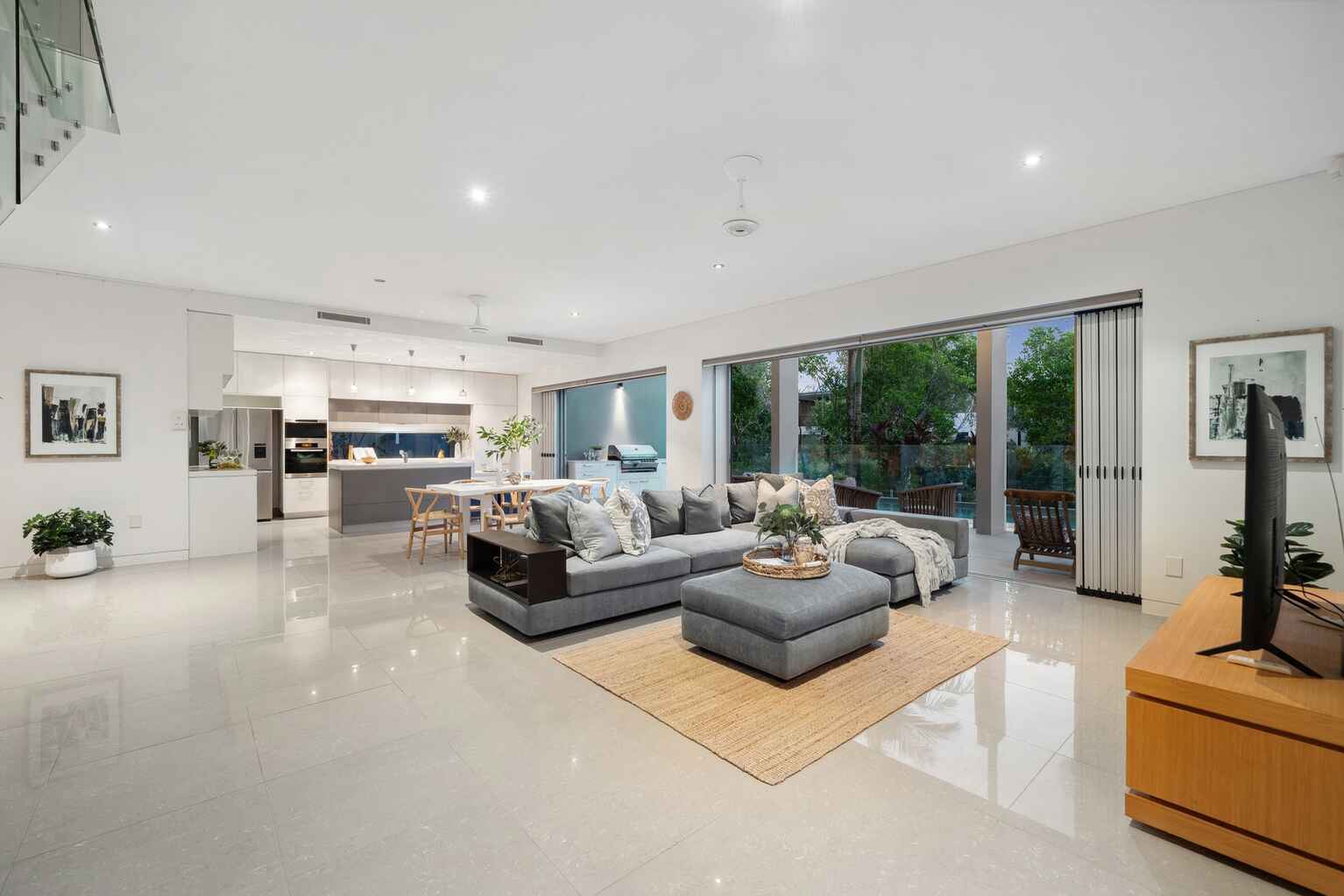 2 Whitehaven Parade Yaroomba 2 Whitehaven Parade Yaroomba