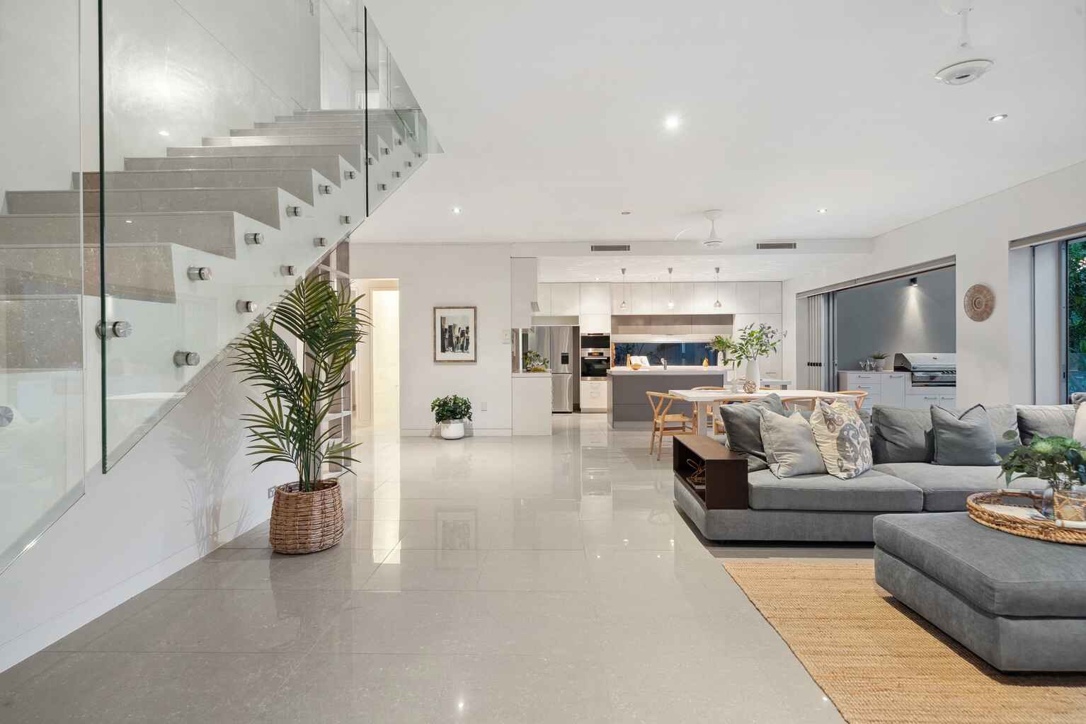 2 Whitehaven Parade Yaroomba 2 Whitehaven Parade Yaroomba