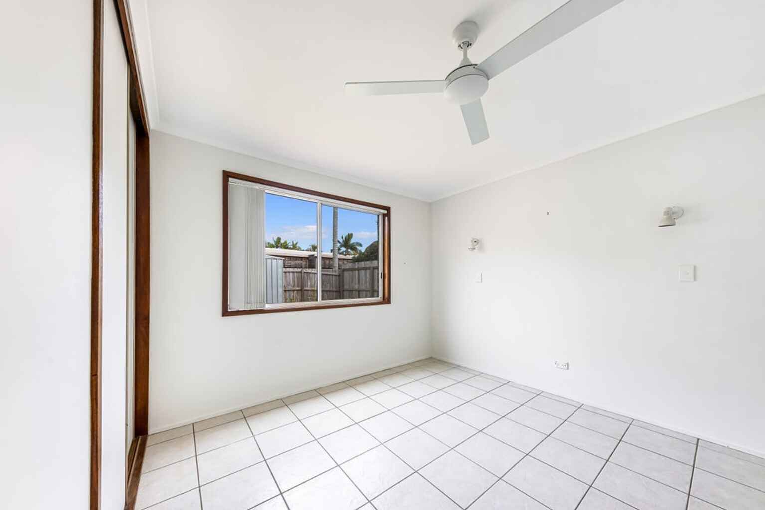 2/4 Ramilles Street Mount Coolum