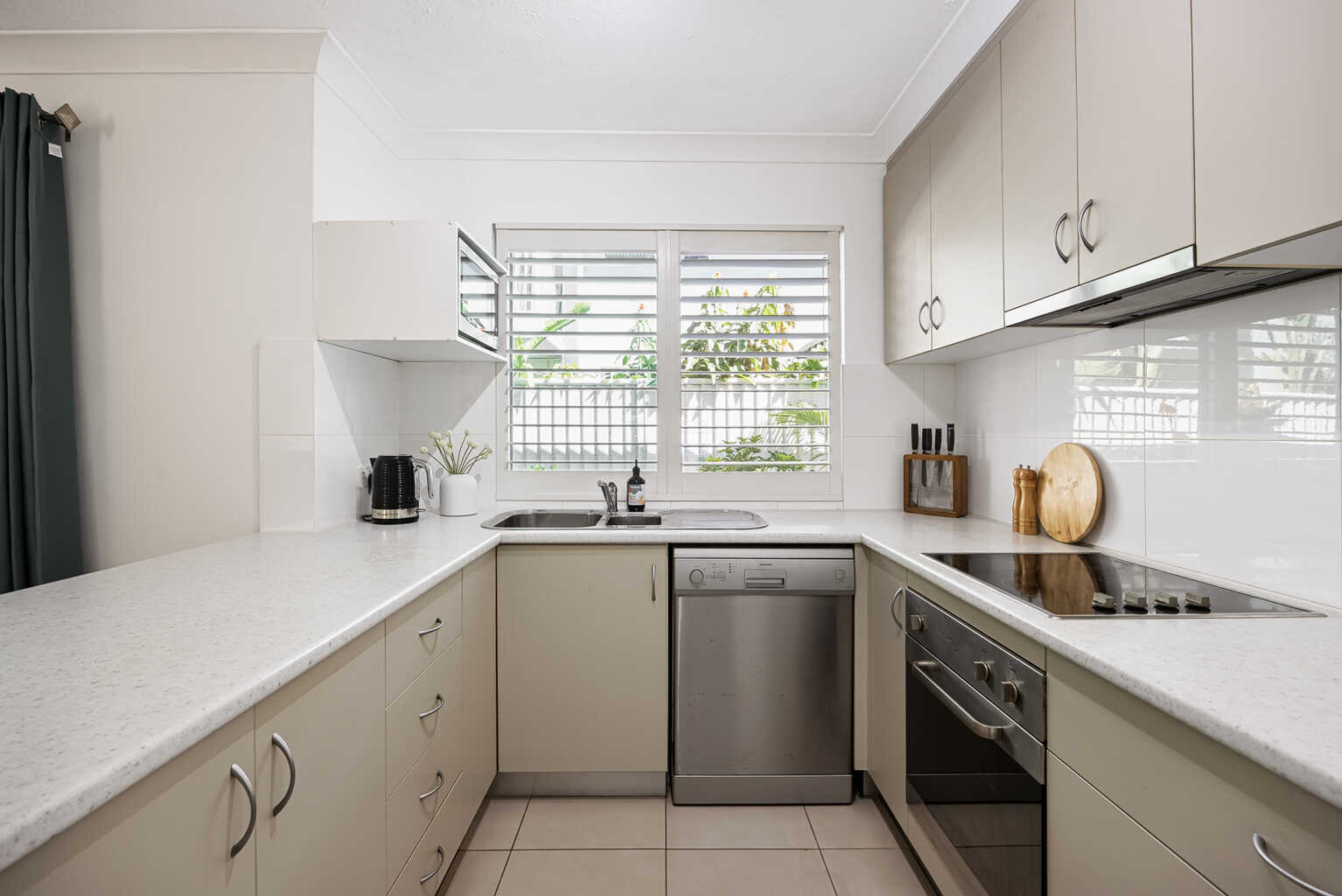 1/8A Low Street Yandina 1/8A Low Street Yandina