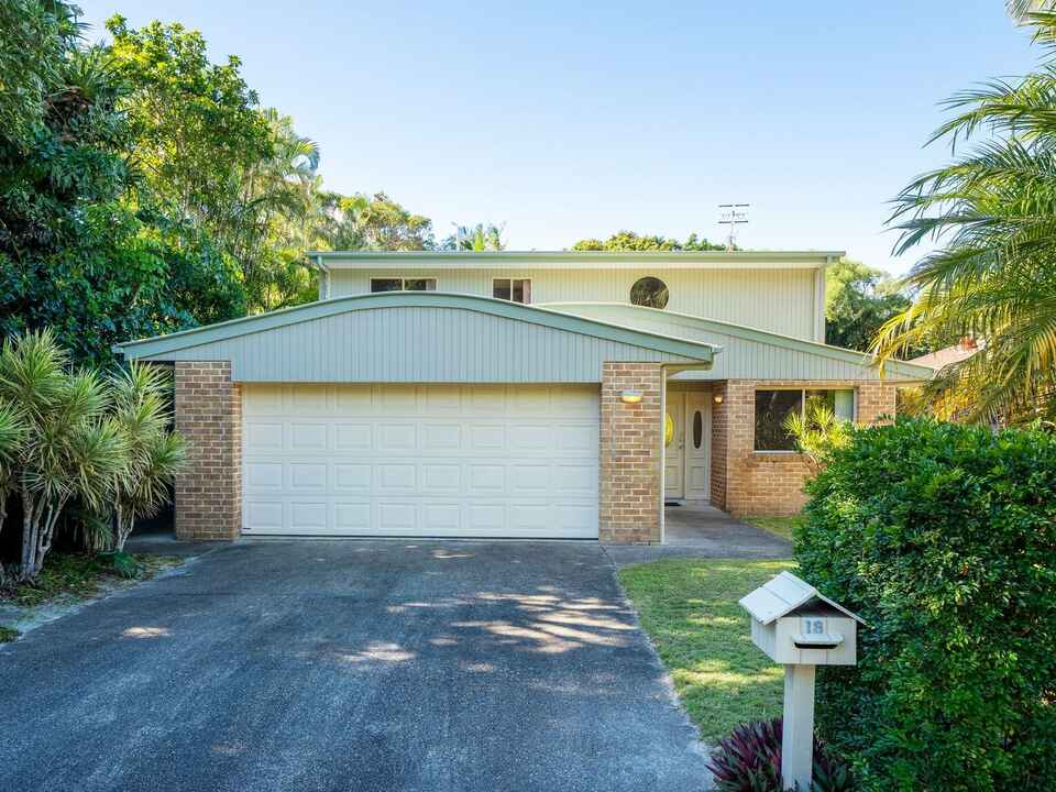 18 Warran Road Yaroomba