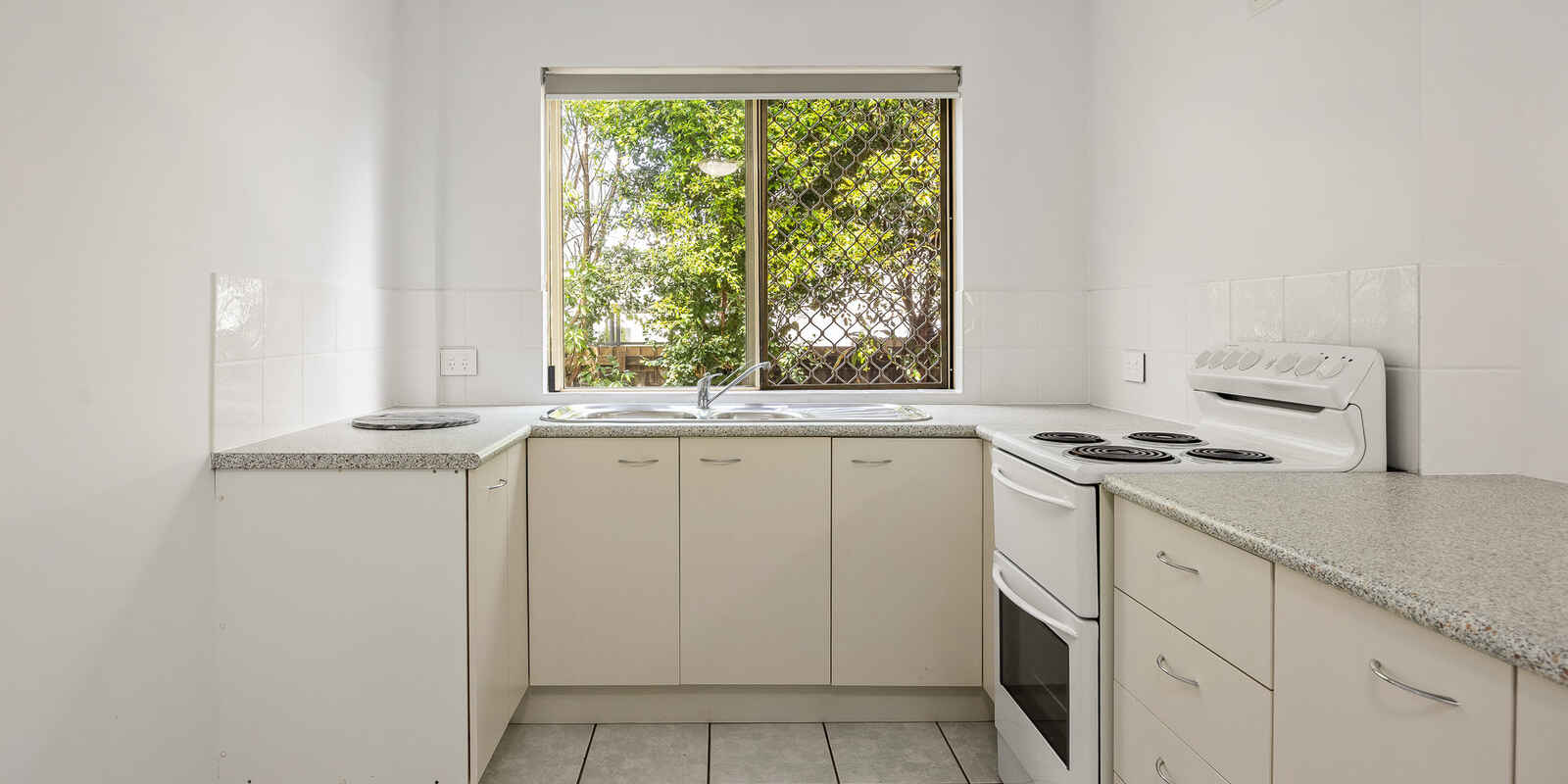 2/4 Low Street Yandina 2/4 Low Street Yandina