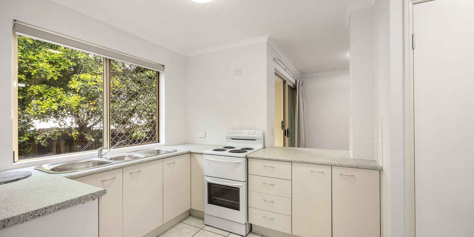 2/4 Low Street Yandina 2/4 Low Street Yandina