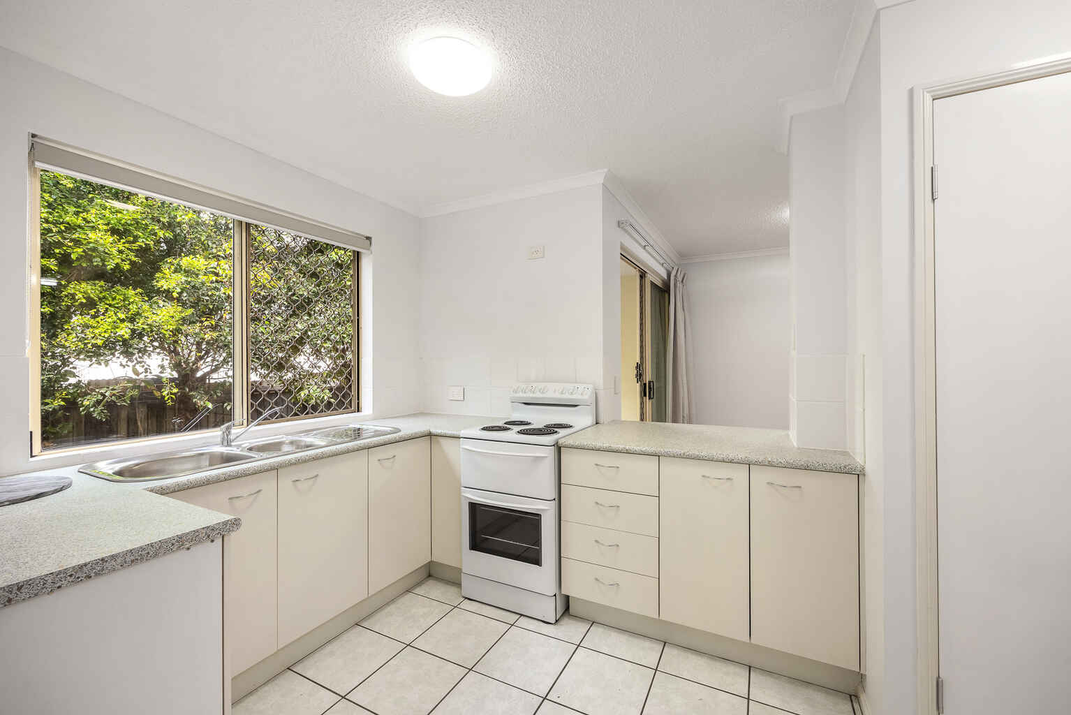 2/4 Low Street Yandina 2/4 Low Street Yandina